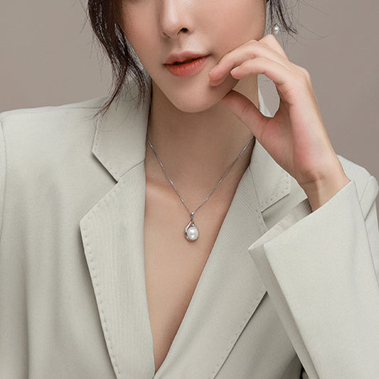 Moon Drop Pearl Necklace