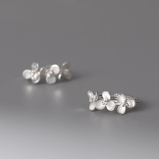 Blossom Silver Earrings by ELARÉ – Elegant Silver Earrings in Floral Motif