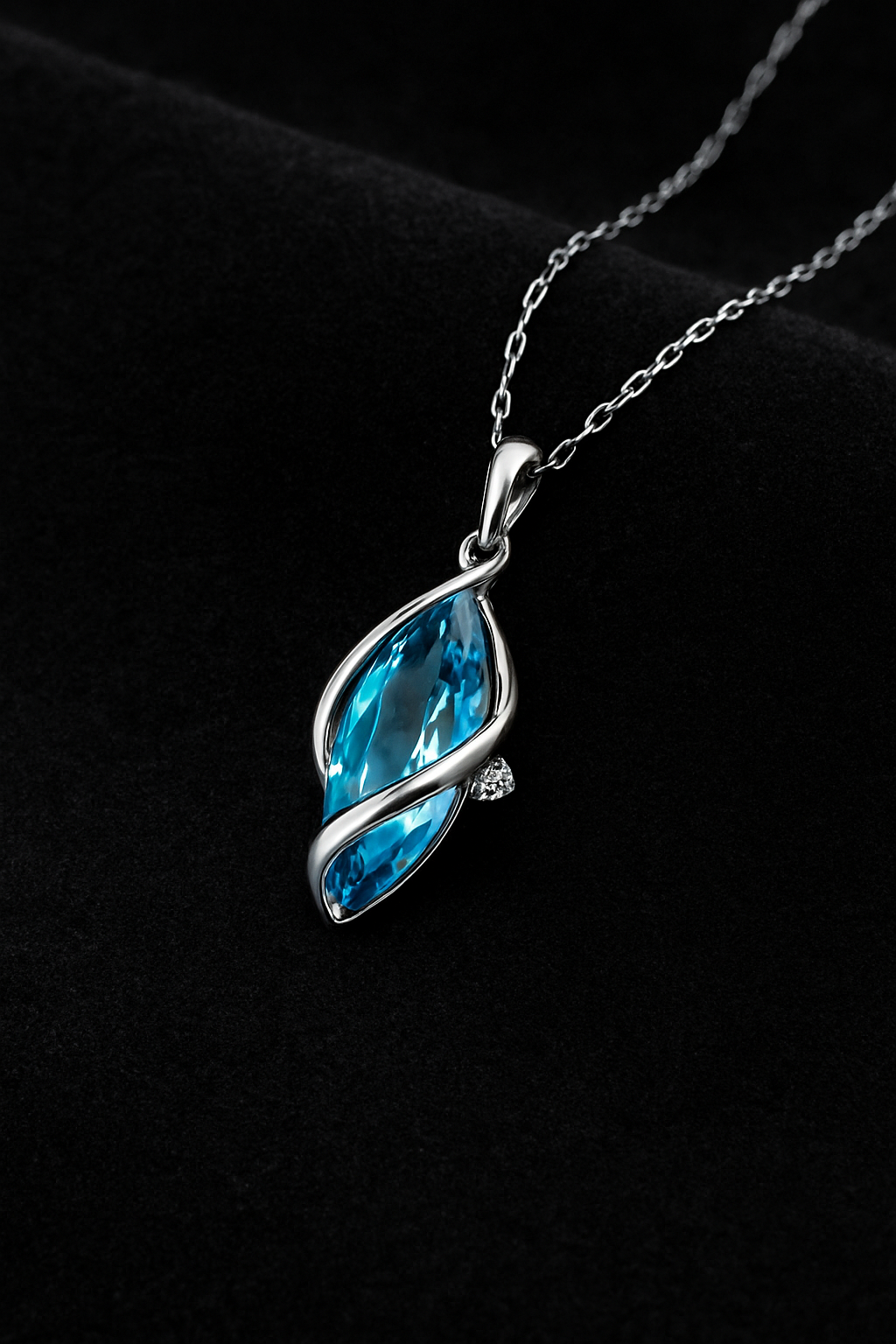 ELARÉ Aqua Grace Necklace – Sterling Silver & Aqua Blue Jewelry