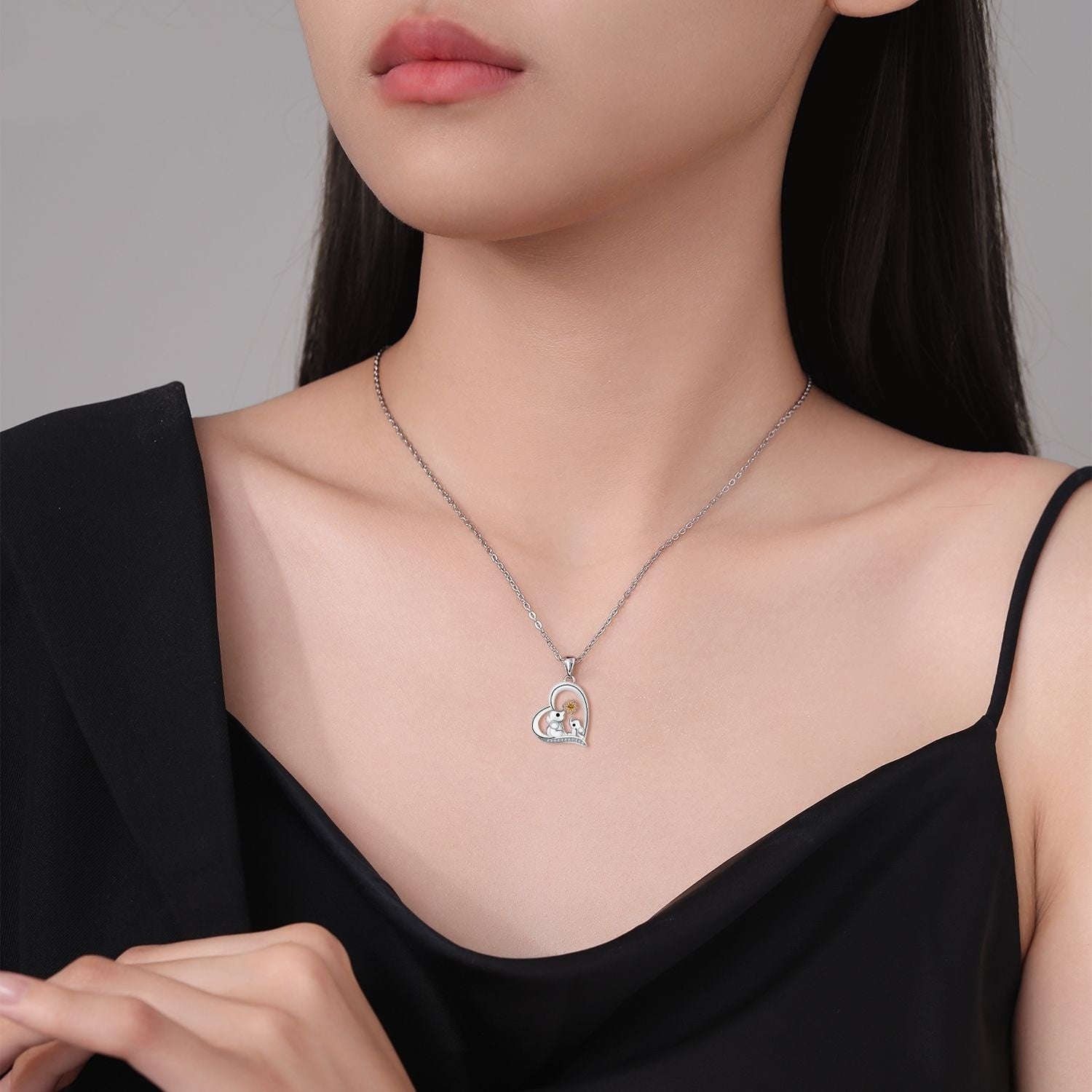 ELE­RÉ Elephant Heart Harmony Necklace – Premium Silver Necklace with Elephant Motif